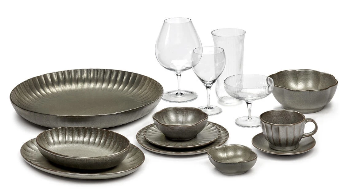 Serax INKU By Sergio Herman Serveerschaal M ø 32 Cm H 5 Cm Aardewerk Groen 4 Serax INKU By Sergio Herman Serveerschaal M ø 32 Cm H 5 Cm Aardewerk Groen - Afbeelding 2