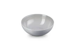 Le Creuset Saladeschaal 2,2 Liter ø 24 Cm Aardewerk Mist Grey -Barbenodigdheden Winkel lc 20201020 zs ps fs 70120245410001 003